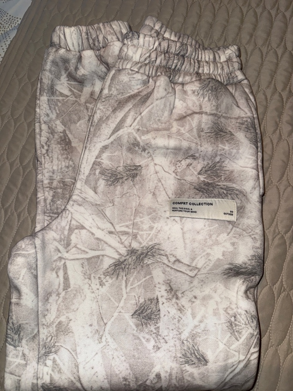Comfort Collection Women's Gray Marble Joggers